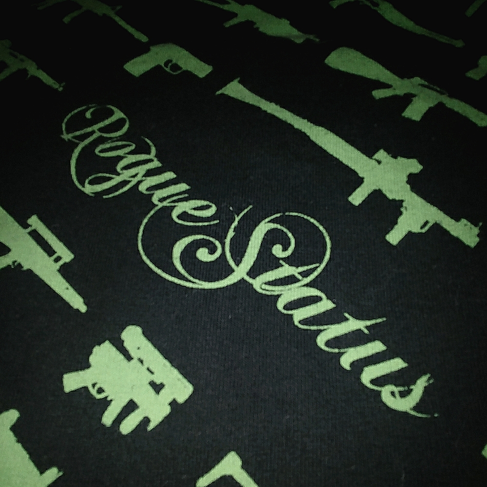 RARE Vtg Rogue Status AOP gun show shirt
